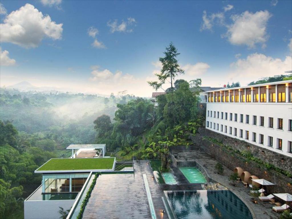 Pemandangan alam yang Luar Biasa - Padma Hotel Bandung - ATASTAY
