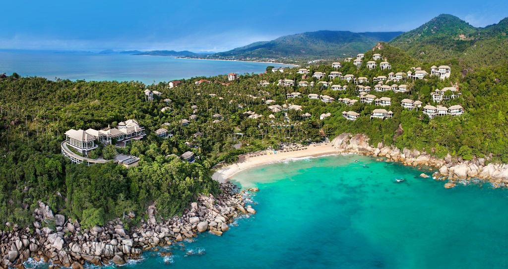 Overlooking the sapphire waters of scenic Lamai Bay, the resort is nestled in a series of cascading terraces on a private hill cove in the south-eastern coast of Koh Samui.