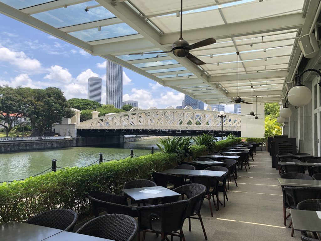 The Fullerton Hotel - outdoor dining area