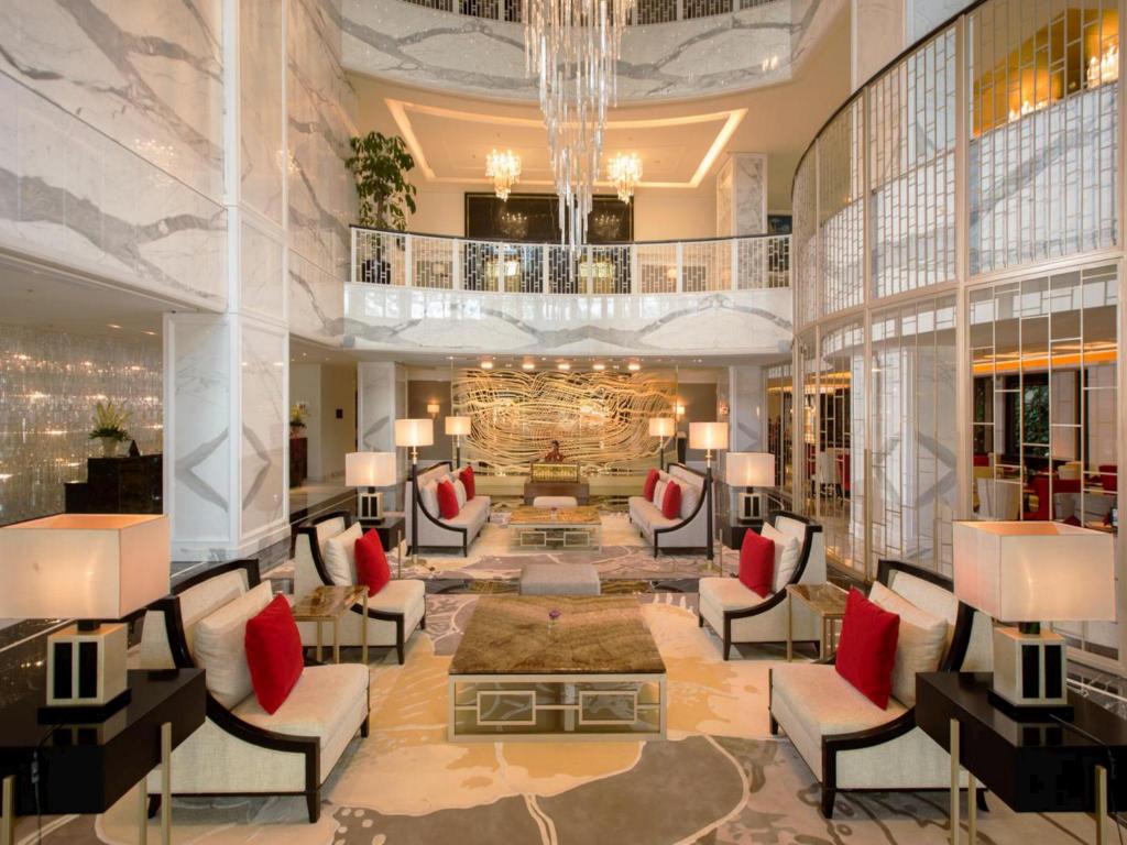 Lobby Hotel yang Sangat Mewah - ATASTAY