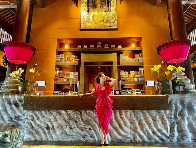 Quầy lễ tân tại sảnh khách sạn-Legacy Yen tu resort - Luxury hotel booking ATASTAY